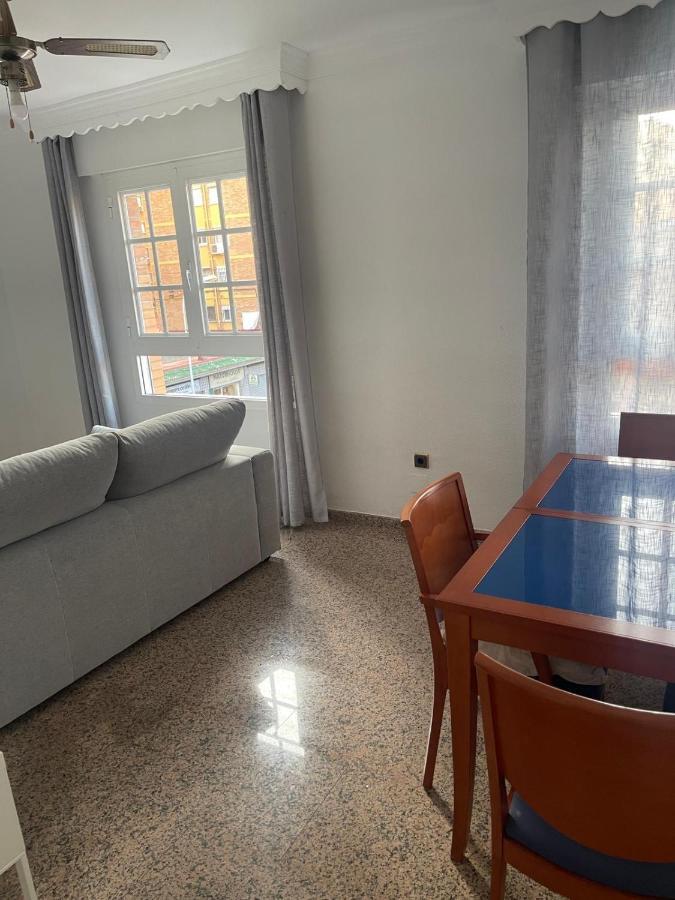 Encantadora Habitacion Privada Cerca Del Mar Málaga Exteriör bild